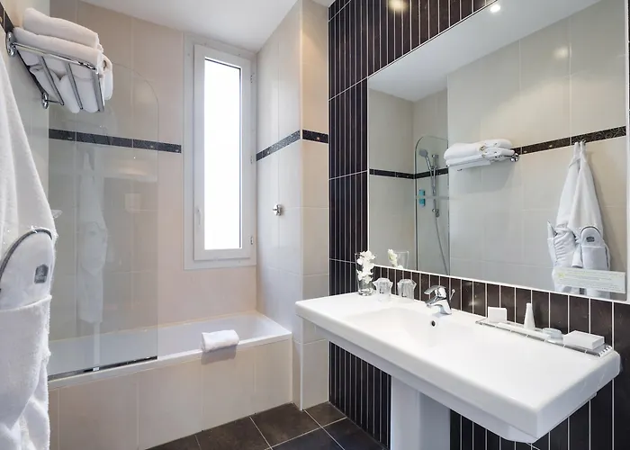 Western Massena Hotell 4*