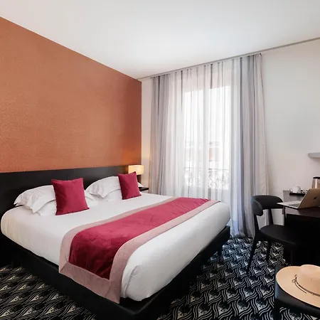 Western Massena Hotel 4*