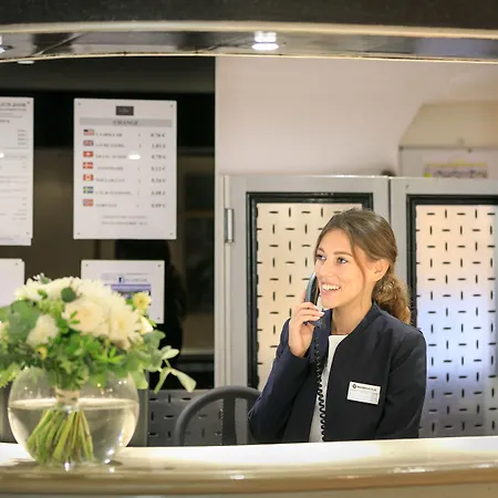 Western Massena Szálloda 4*