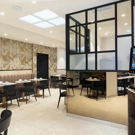 Western Massena Hotel 4*