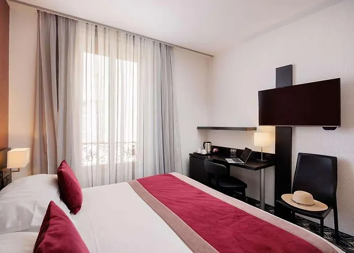 Western Massena Hotel 4*