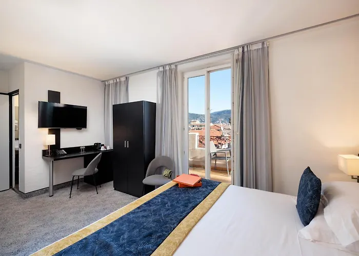 Western Massena Hotel 4*