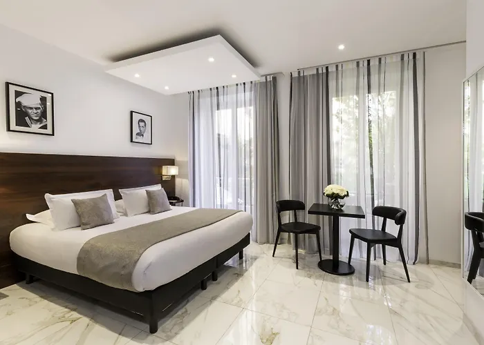 Western Massena Hotel 4*